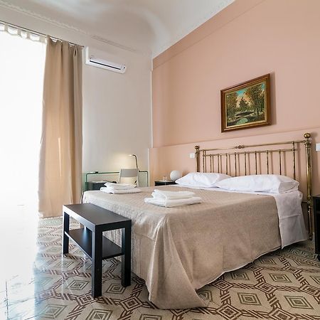 Liberty Suites Палермо Екстер'єр фото